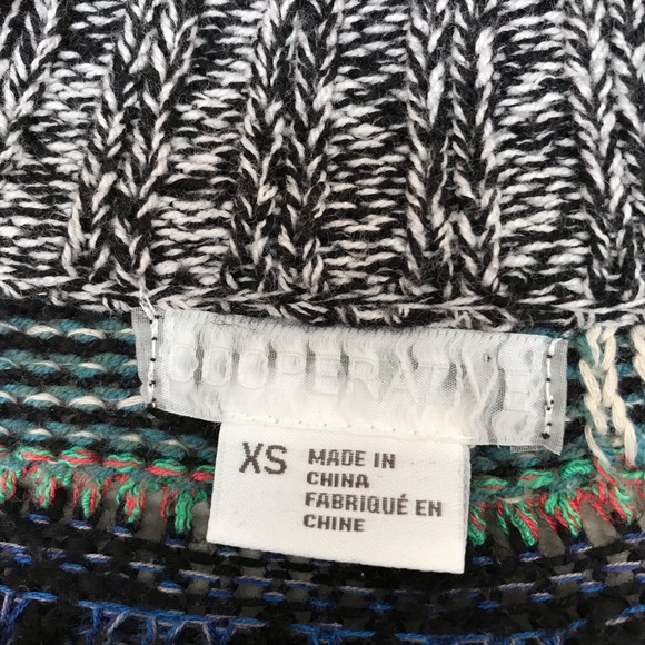 Cooperative Open Sweater | 1/2 Sleeve | Multi Colour Thread | Urban Outfitters - Picture 6 of 9